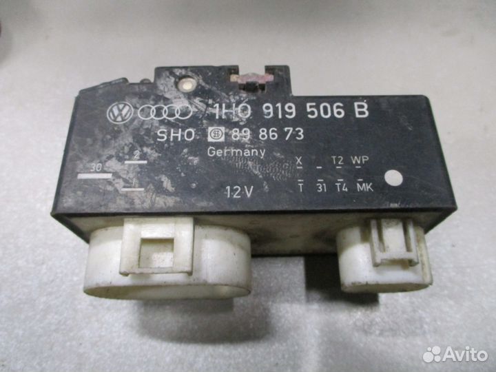 Блок управления вентилятором Volkswagen Passat