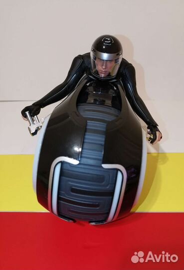 Hot Toys Tron Sam Flynn Light Cycle mms142