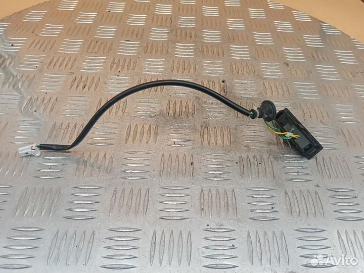 Кнопка открывания багажника Nissan X-Trail