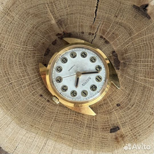 Восток Золотистый - мужские наручные часы СССР