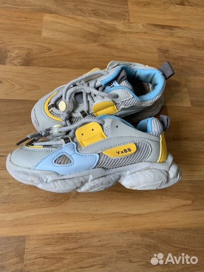 Кроссовки 30