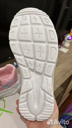 Кроссовки женские 40 размер
