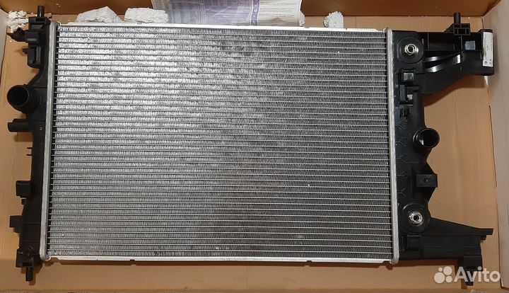 Радиатор Opel Astra, Chevrolet Cruze