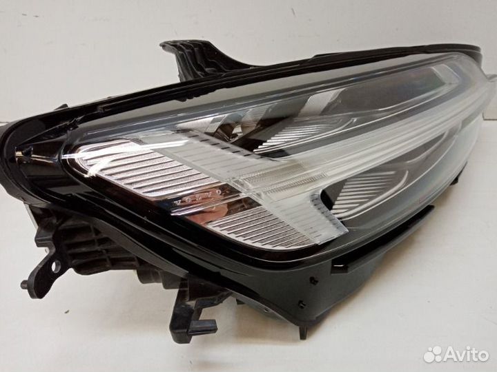 Фара правая Volvo S60 2019