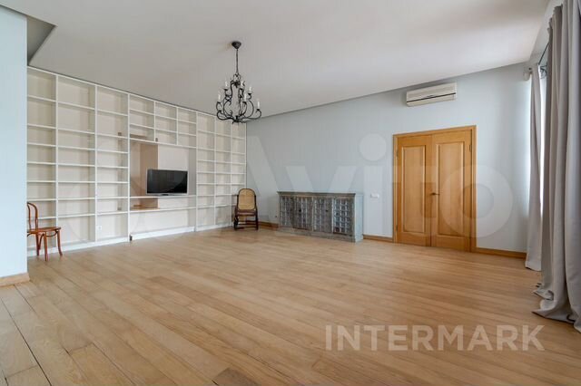 7-к. квартира, 230 м², 4/5 эт.