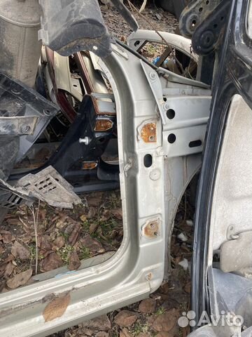 Передний правый сапог Renault Sandero 1