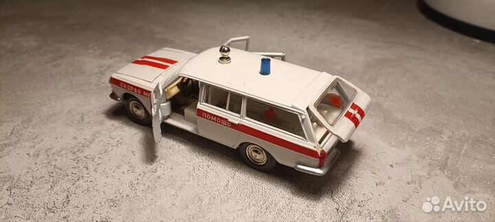 Модель 1:43 СССР газ 24-02 Скорая помощь