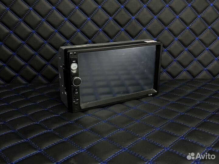 Автомагнитола 7010b