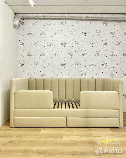 Детская кровать с мягкими бортиками