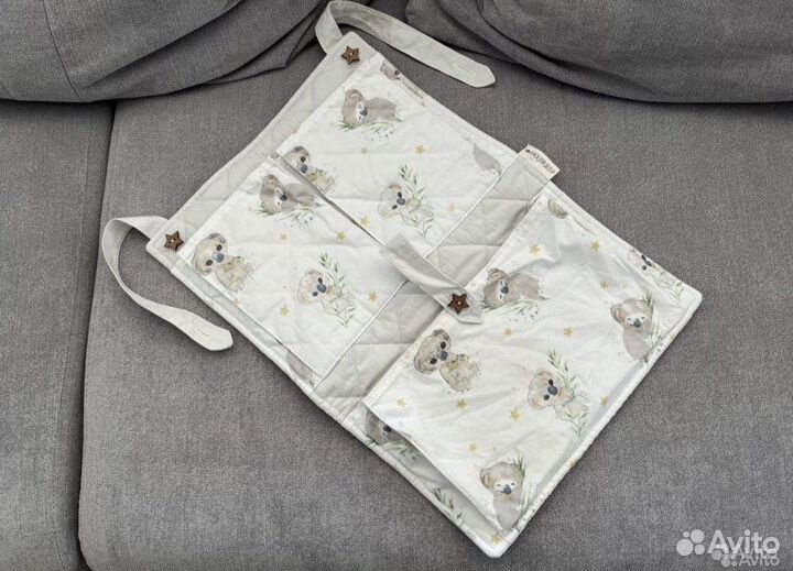 Карман органайзер на детскую кроватку коала серый