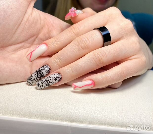 Начинающий мастер маникюра