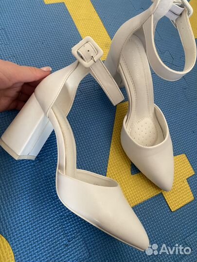 Туфли белые 37 размер