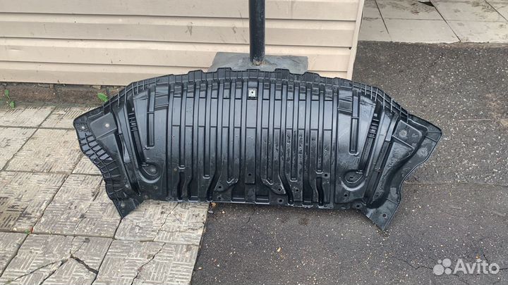 Защита двигателя mercedes w212/W218 A2125203923