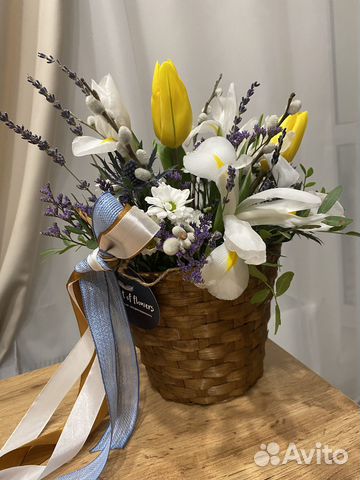 Тюльпаны ирисы композиция