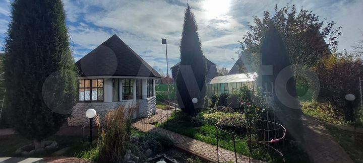 Дом 298 м² на участке 13 сот.