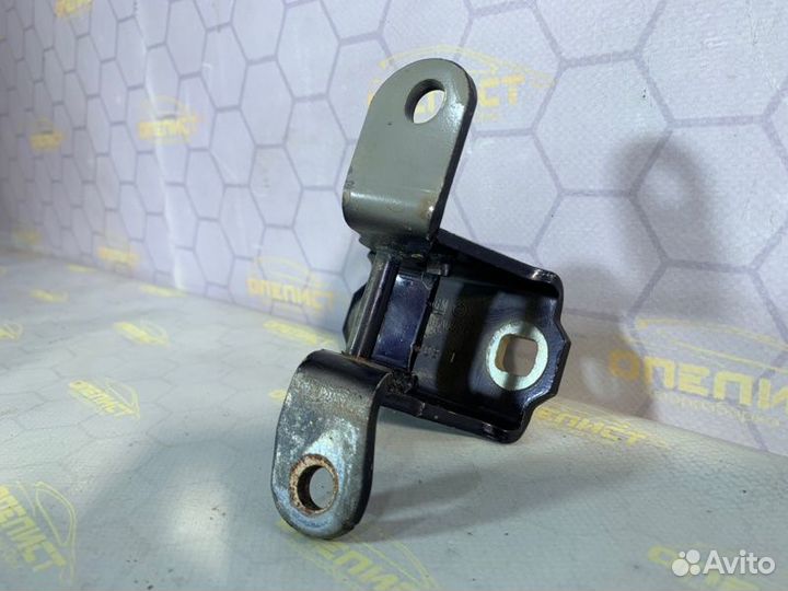 Петля двери нижняя передняя левая Opel Insignia A