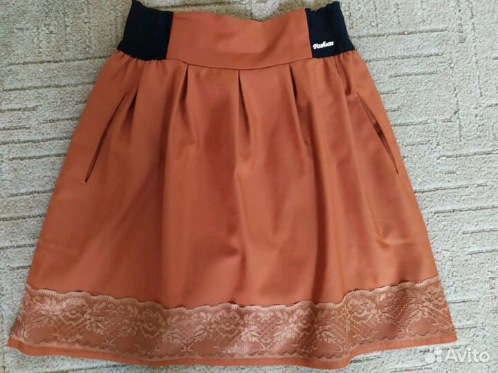 Юбка с кружевом