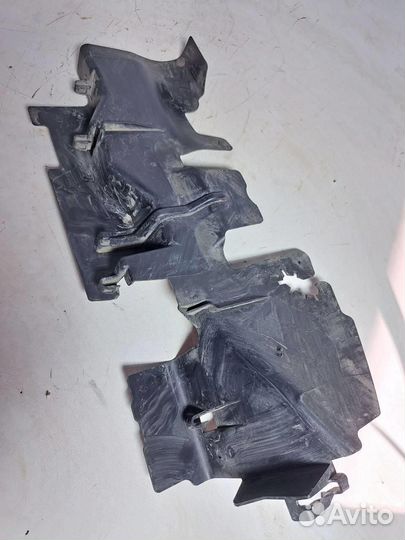 Воздуховод радиатора левый VW Passat (B6) 2005-20