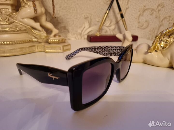 Salvatore ferragamo очки