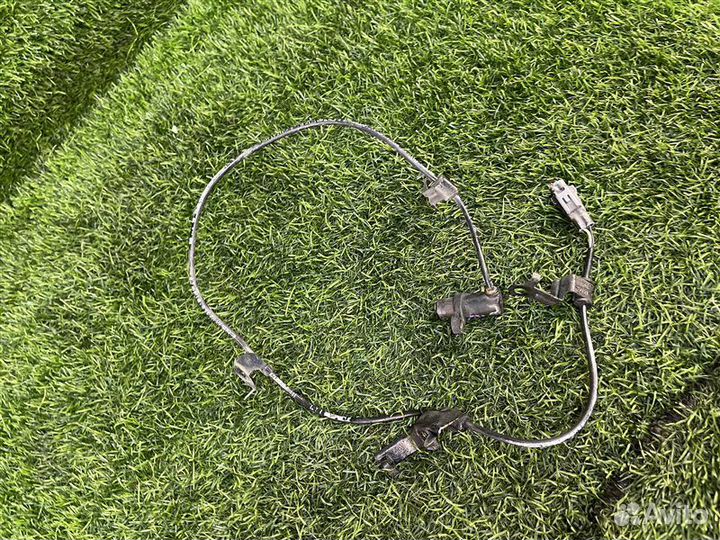 Датчик abs задний левый Toyota Regius/Touring