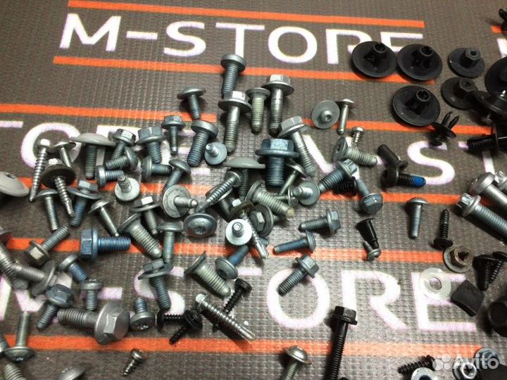 Болты и гайки салона Mercedes-Benz S-Class W221