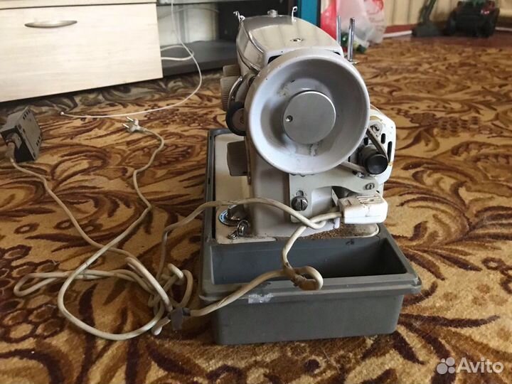 Швейная машина неккерман