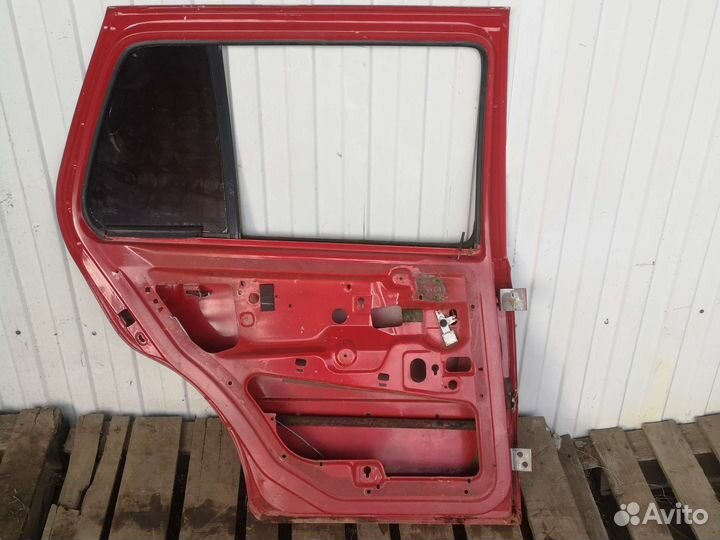 Дверь задняя левая Golf 3