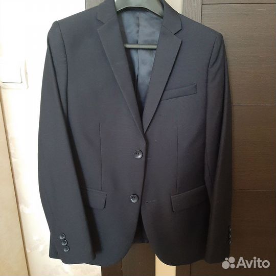 Продам школьный пиджак на мальчика