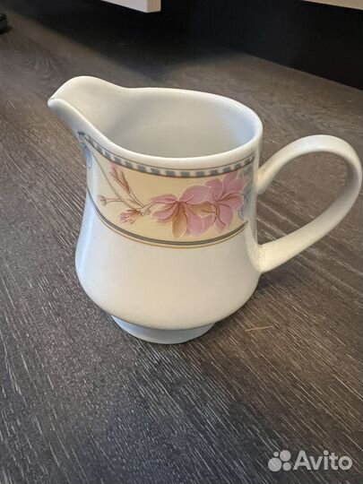 Молочник фарфоровый