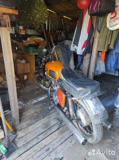 Мотоцикл иж планета-4 (разбор), и ещё запчасти