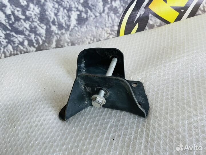 Кронштейн задней балки левый Logan 2 Sandero Логан