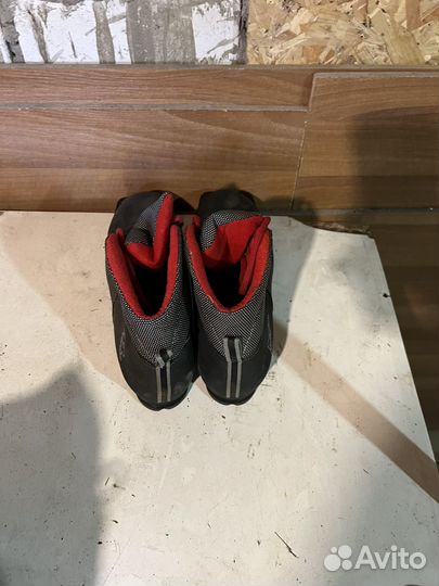 Лыжные ботинки 43, 40 размера