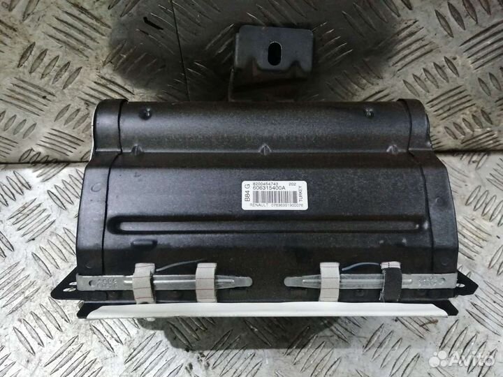 Подушка безопасности в панель Renault Megan II 2