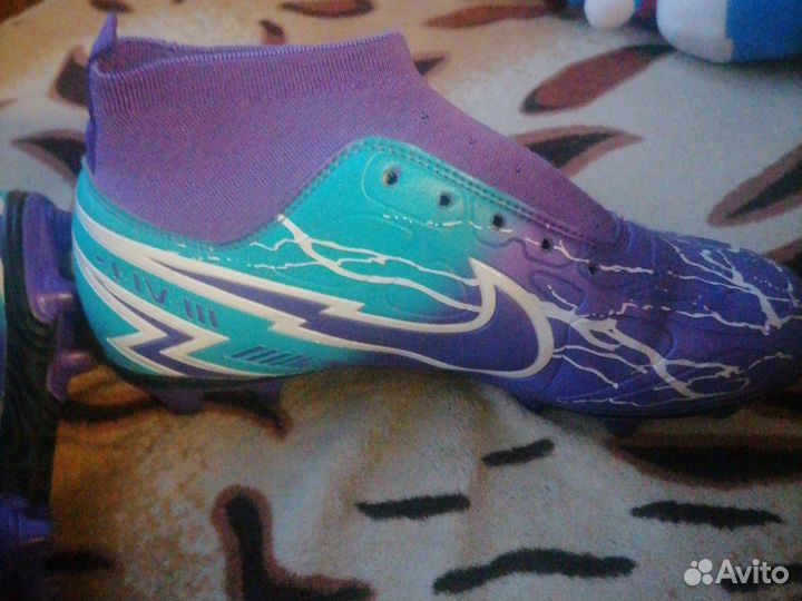 Футбольные бутсы nike