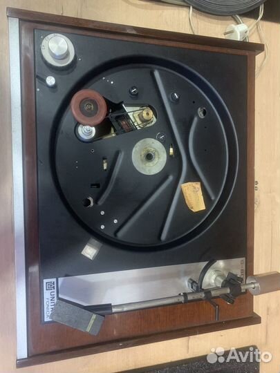 Виниловый проигрыватель G600 B