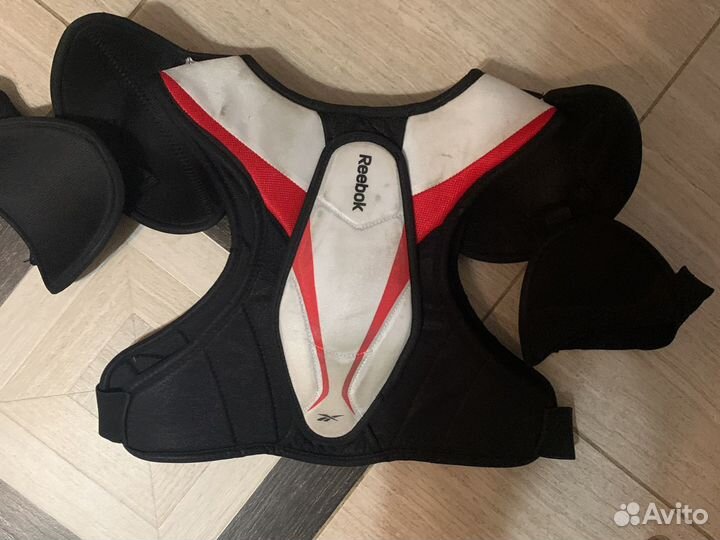 Нагрудник reebok 14k jr