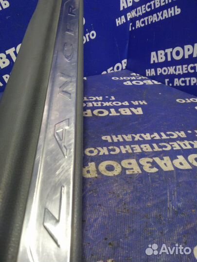 Накладка на порог Mitsubishi Lancer 9 седан 2003