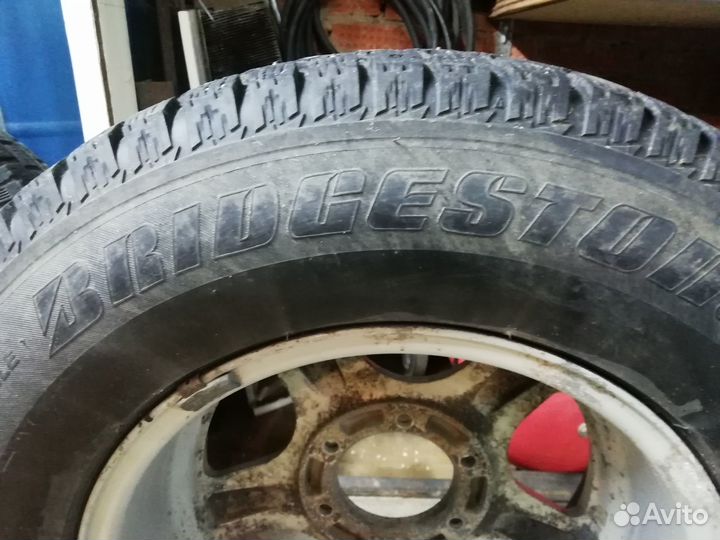 Bridgestone Ice Cruiser 7000 235/70 R16 106T