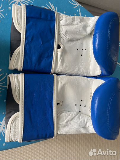 Боксерские перчатки
