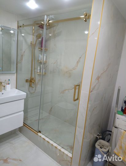 Душевые Кабины / Перегородки / Из стекла