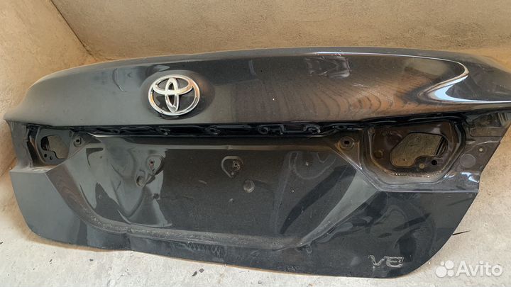 Крышка багажника на toyota camry 70