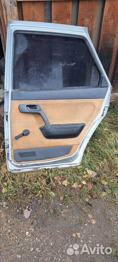 Задняя правая дверь ваз 2110