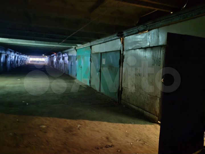 Гараж, > 30 м²