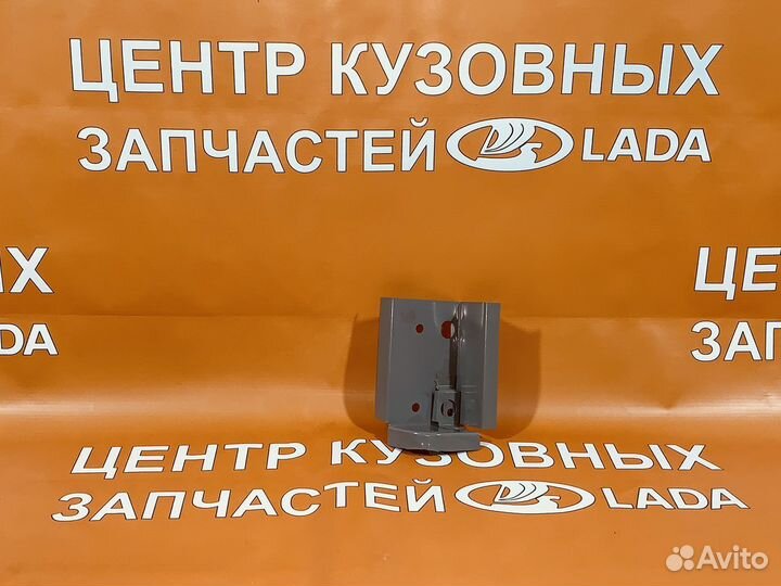 Кронштейн переднего сиденья правый LADA Niva