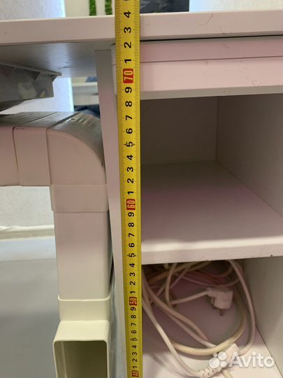 Маникюрный стол