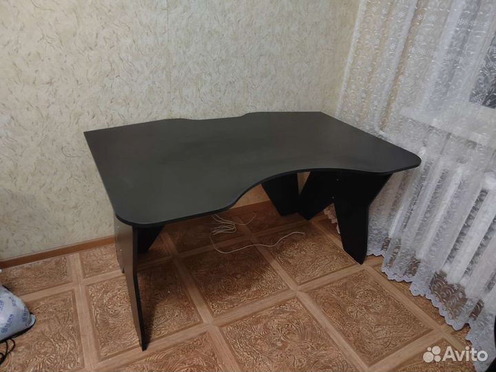 Компьютерный (рабочий) стол Мастер Таунт 1,4х0,9 м