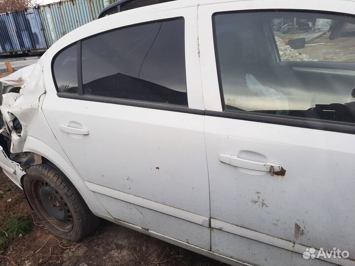 Дверь задняя правая opel astra h седан