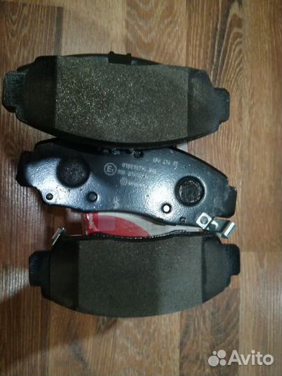 Совершенно новые передние колодки Brembo на хонду