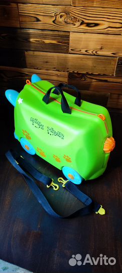 Чемодан на колесах детский