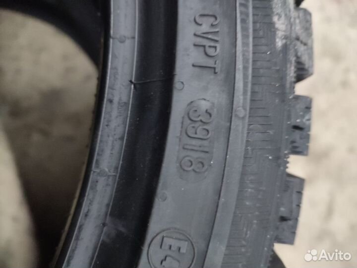 Gislaved Nord Frost 200 225/40 R18 92T